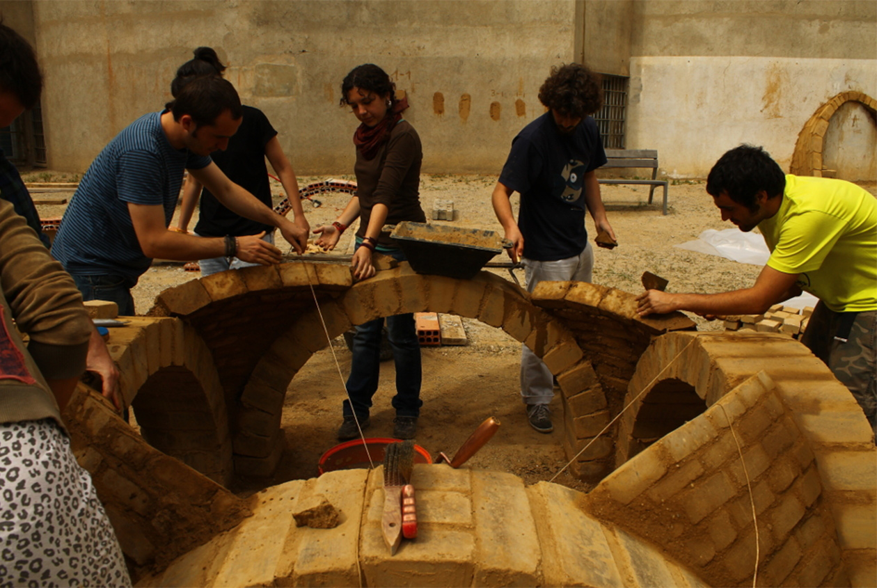 Construcció d'una cúpula de mocador a l'ETSAB