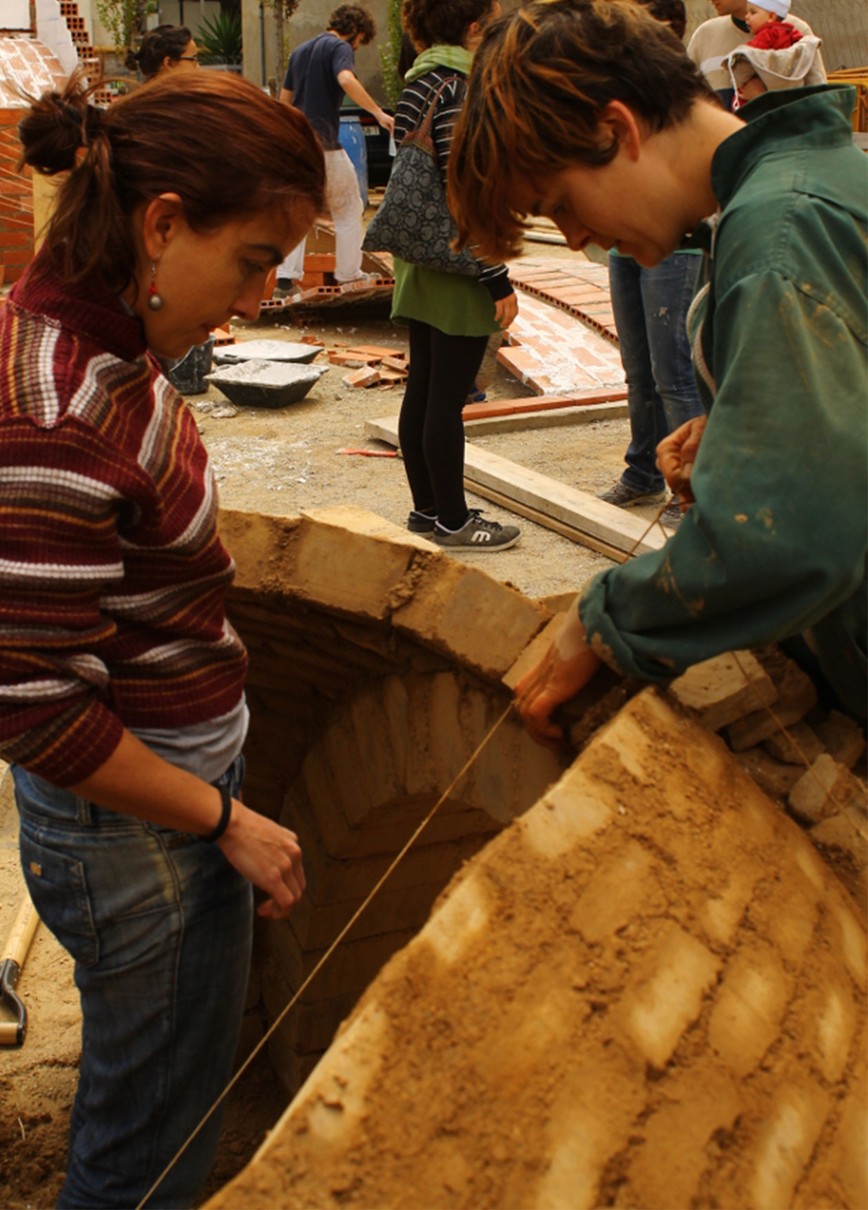 Construcció d'una cúpula de mocador a l'ETSAB